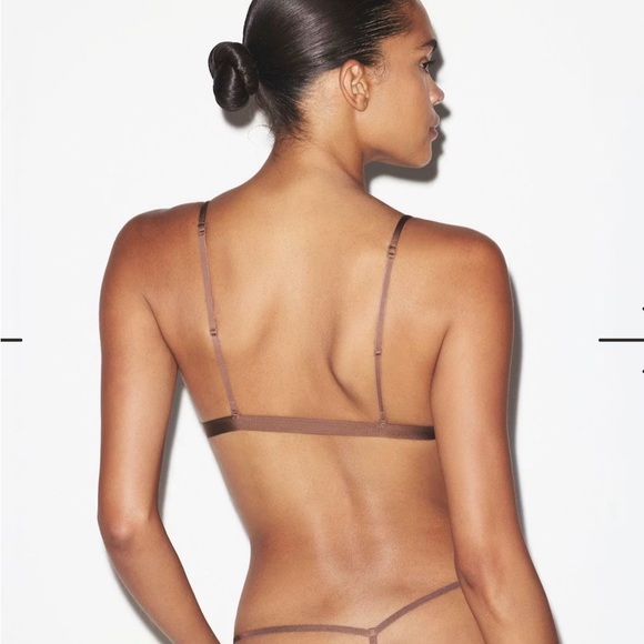 SKIMS wireless front-closure Bra in Jasper - Picture 3 of 9